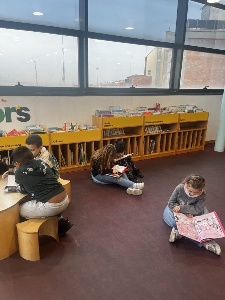 1 2 Sortida a la Biblioteca del Carmel!